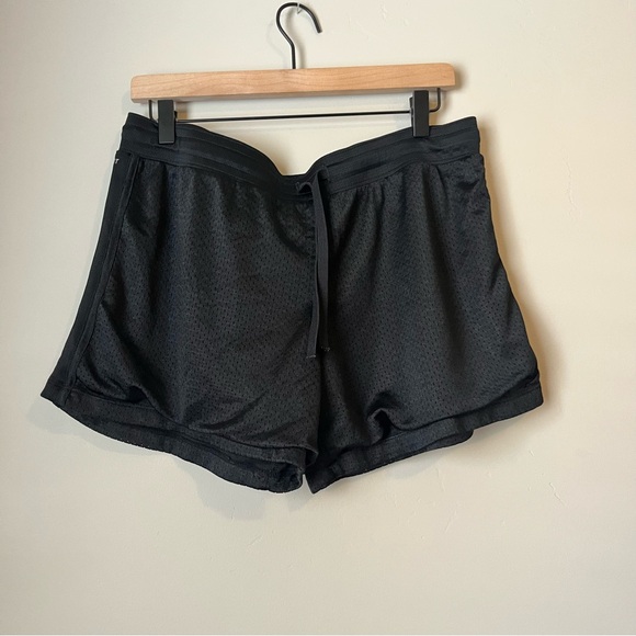 Nike dry fit mesh shorts 3” Athleisure wear drawstring waist - Picture 1 of 9